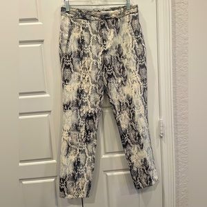 Zara Basic Woman’s Dress Pants Preloved in excellent condition